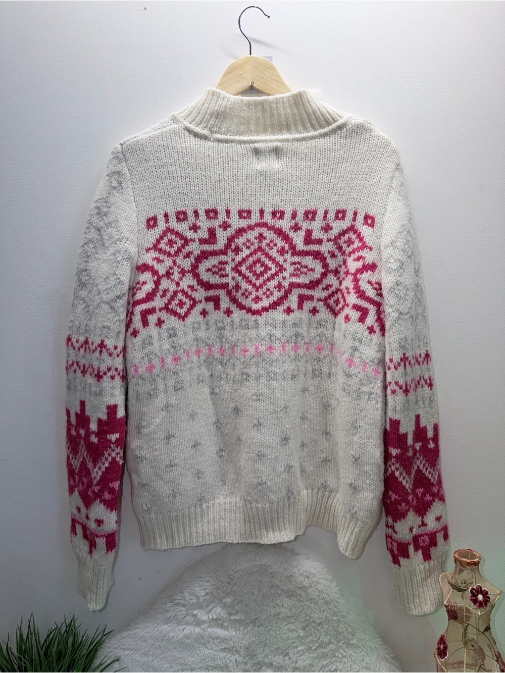 29% Wool 5% Alpaca GAP Cream Sweater with Pink Fair Isle Pattern 💝 - Picture 4 of 6